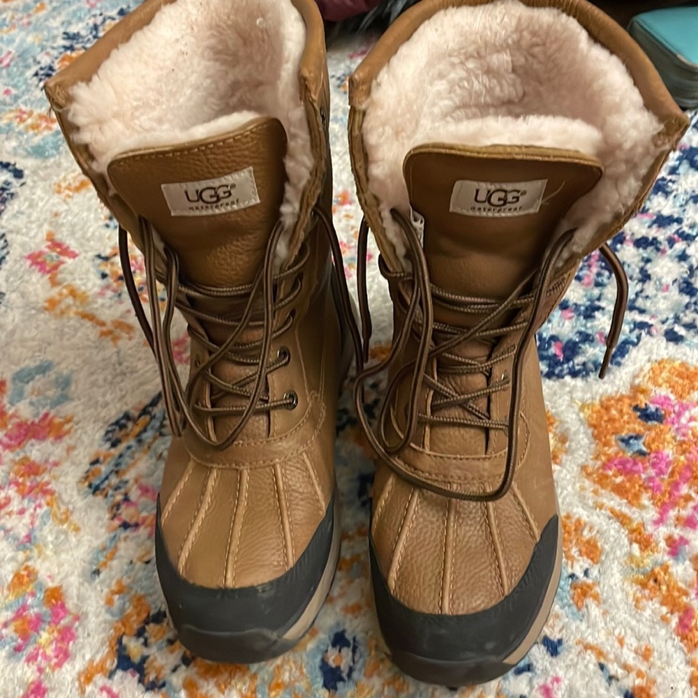 Woman’s uggs Waterproof chestnuts color